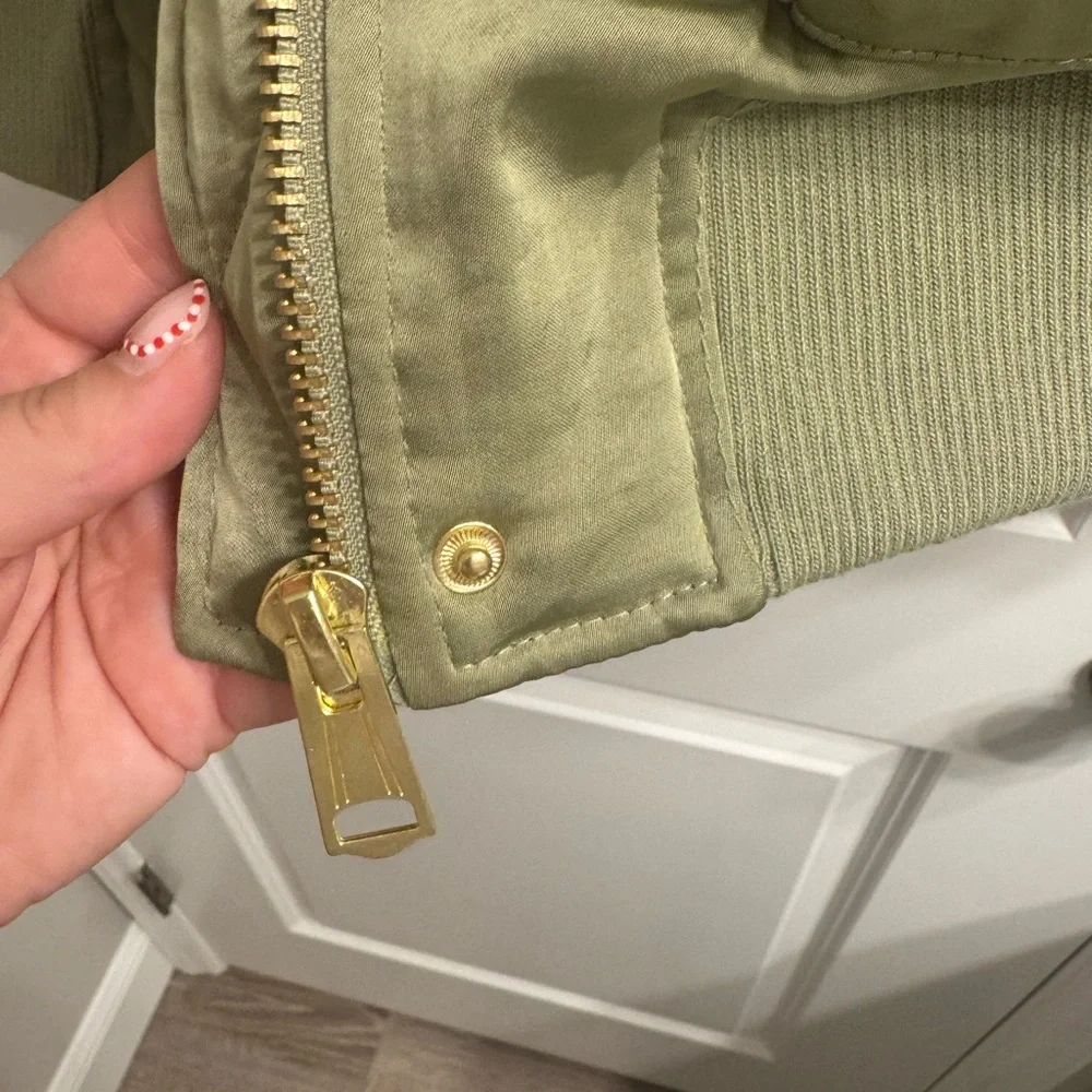 House of Harlow 1960 Sage Bomber Jacket - Picture 4 of 5